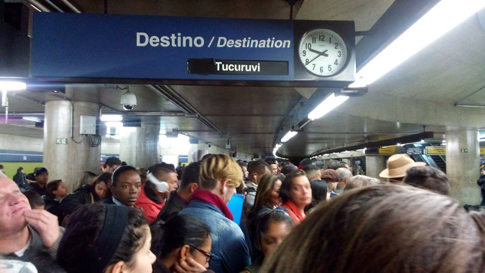 Estação Sé, Linha 1-Azul, por volta de 09h42 (Foto: Afonso Henrique)