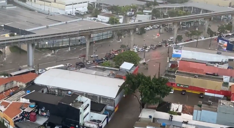 Fortes Chuvas Causam Pontos De Alagamentos Na Zona Leste