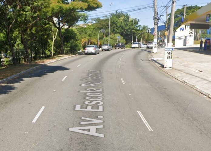 Acidente Na Avenida Escola Polit Cnica Colis O Entre Ve Culos No Rio