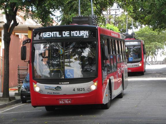 trólebus frota de ônibus