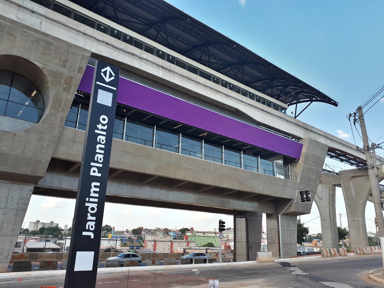 jardim planalto estação Linha 15-Prata