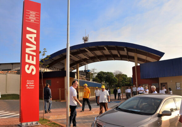 Escola Senai Doutor Celso Charuri técnico em Manutenção 