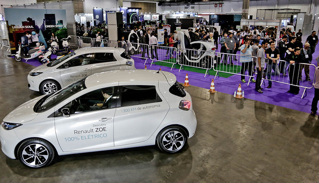 veículo elétrico salão foto