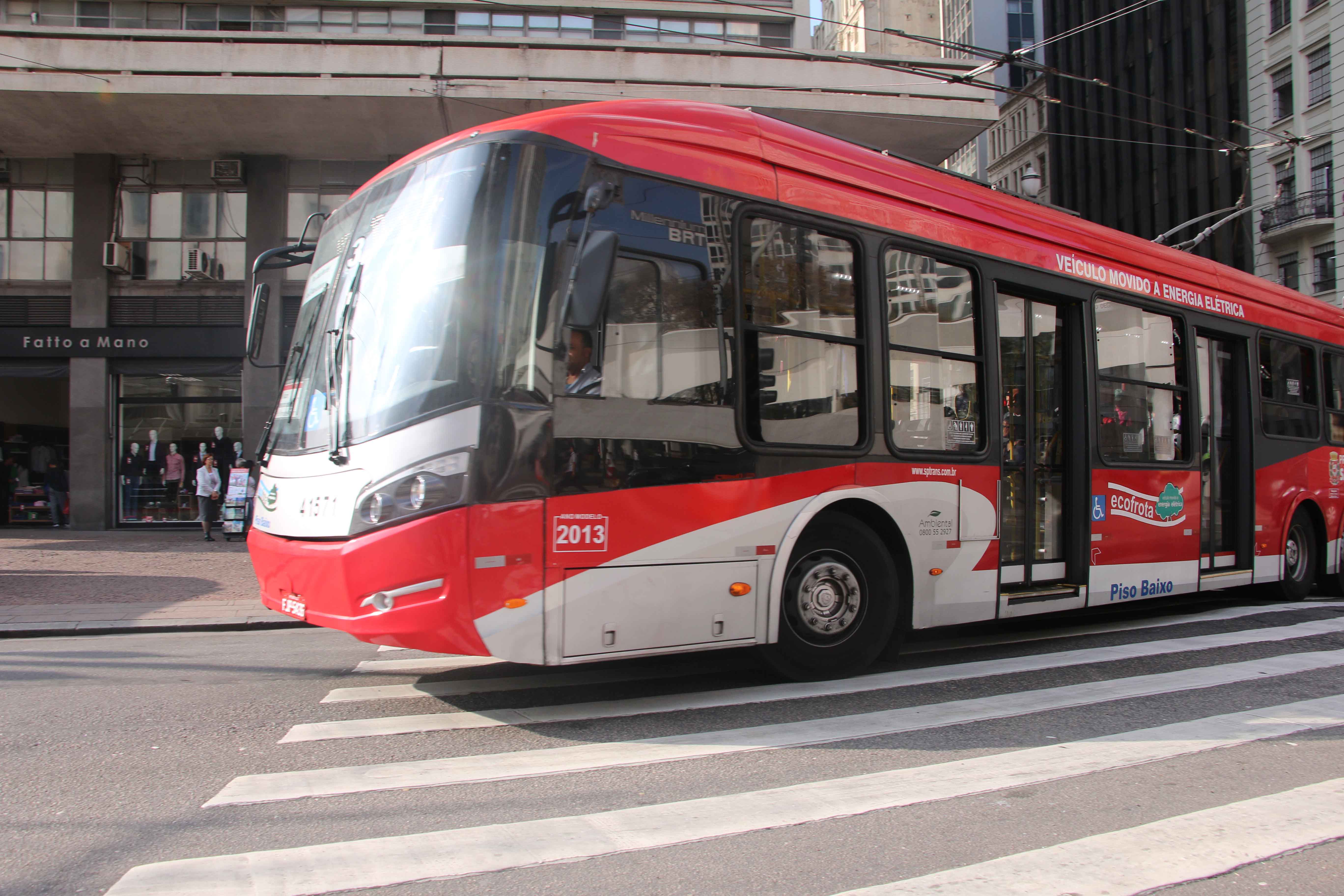 sptrans ônibus curva