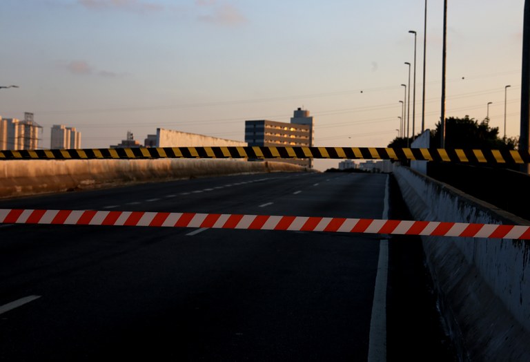 Ponte do Jaguaré interditada