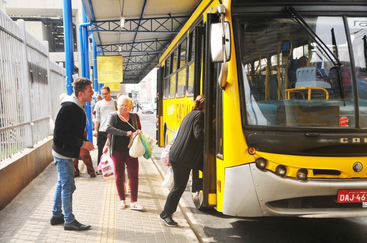 Ônibus Ferraz de Vasconcelos Unilivre