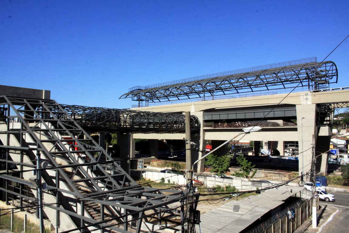 Passarela da estação Chucri Zaidan