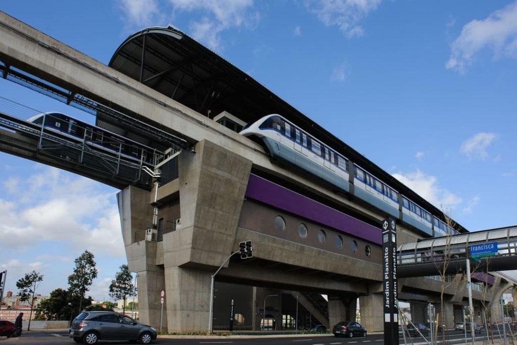 Estação Jardim Planalto Linha 15-Prata