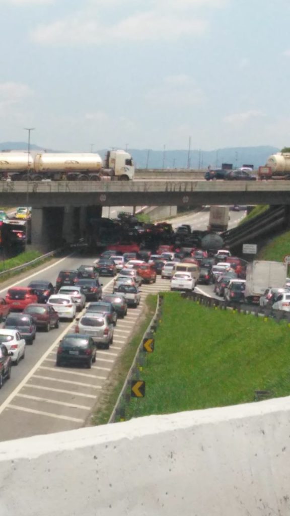 Trânsito na Fernão Dias