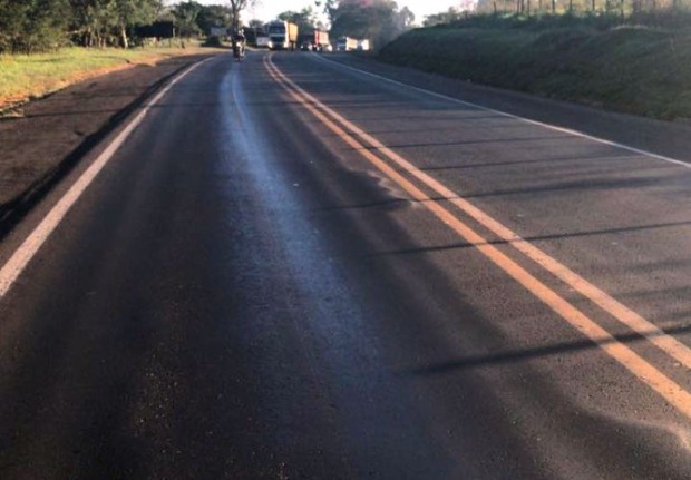 Óleo sob a pista Rodovia Fernão Dias