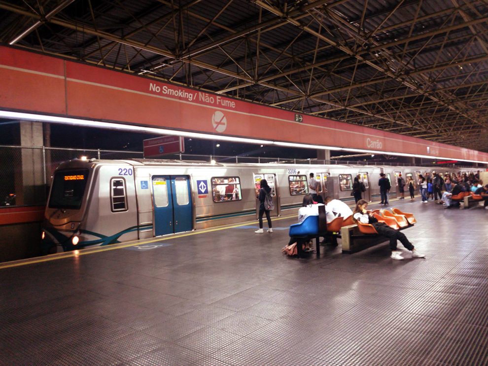 Plataforma da estação Carrão Linha 3-Vermelha