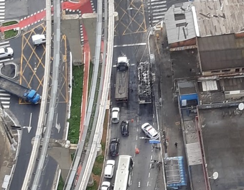 Ônibus queimado