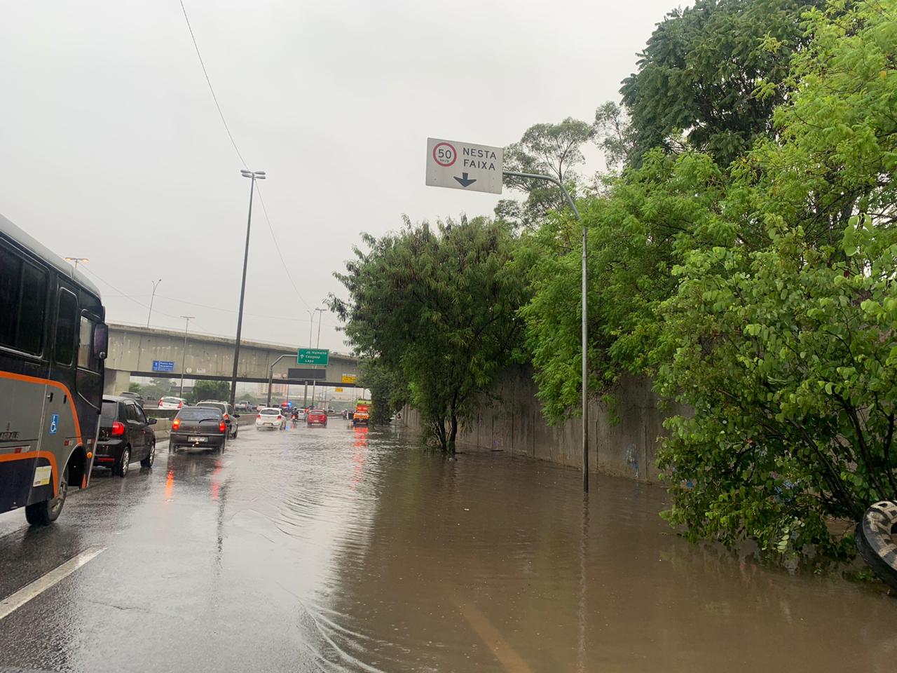 Alagamento na Marginal Tietê