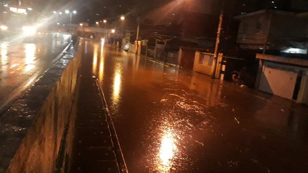 Fortes Chuvas Provocam Alagamentos Em Sao Paulo