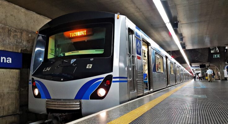 Metrô na Linha 1-Azul linha azul