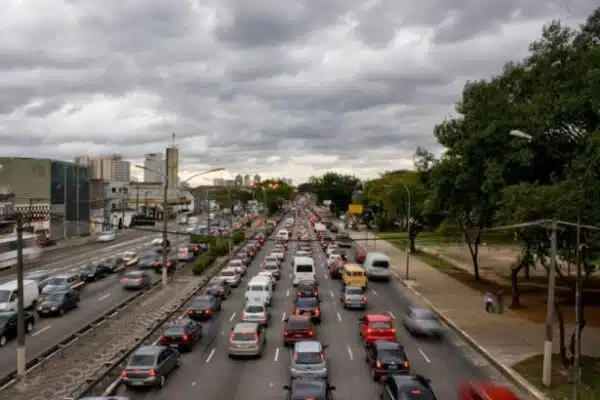 são paulo Radial Leste Faixas de ônibus Rodízio de veículos