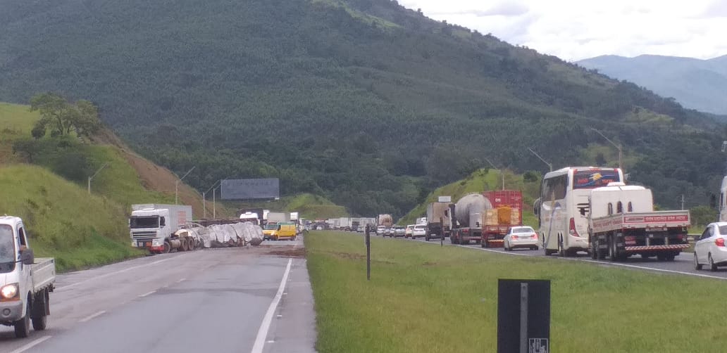 Vazamento Rodovia Fernão Dias Bragança Paulista