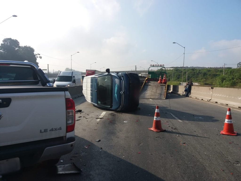Carros na Fernão Dias
