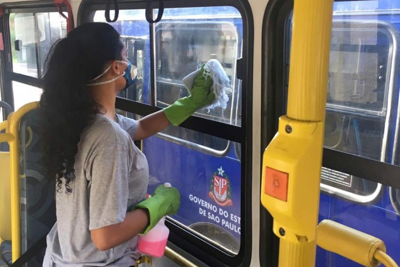 Limpeza dos ônibus Pirajuçara