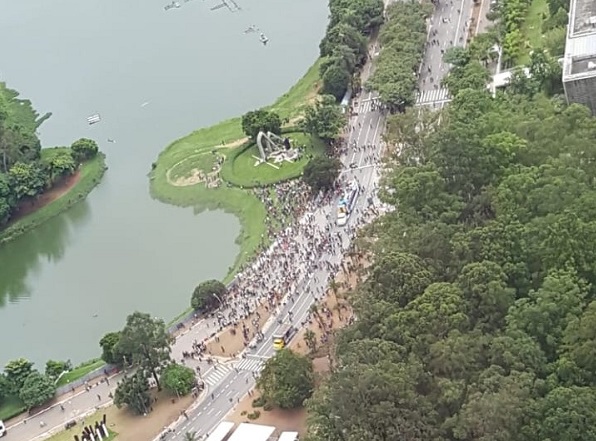 Manifestação Avenida Pedro Álvares Cabral