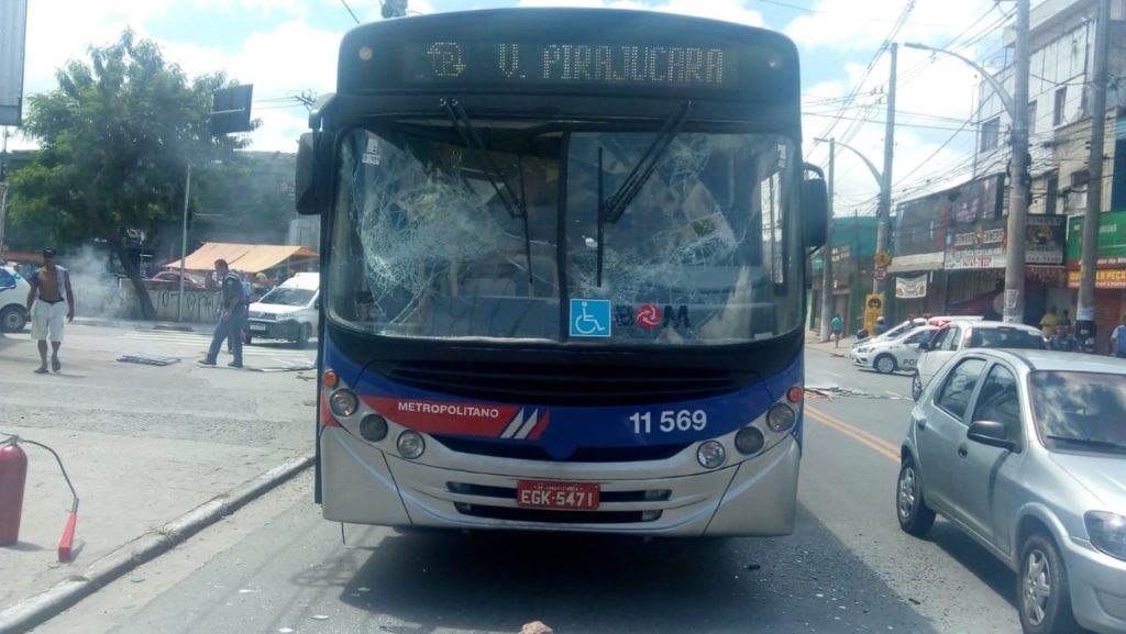 Pirajuçara Ônibus Vandalismo