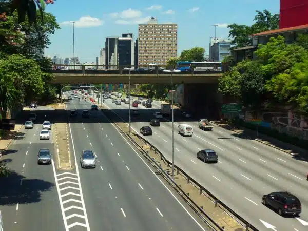 feriado Paradas de ônibus Radial Leste-Oeste cet rodízio de veículos operação estrada