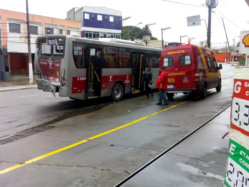 Estrada do Campo Limpo Ônibus Resgate