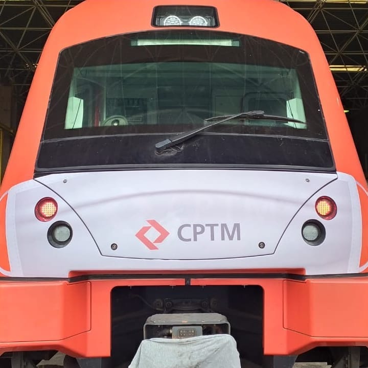 Trem Máscaras