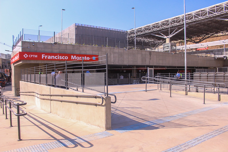 Frente da estação