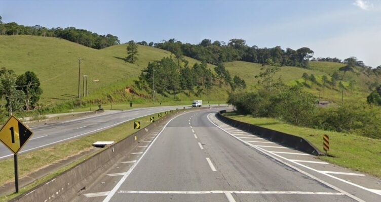 rodovia Régis Bittencourt em Juquitiba
