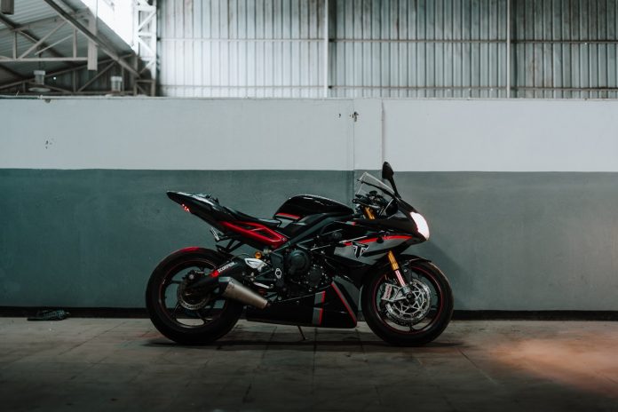 Motocicleta Preta