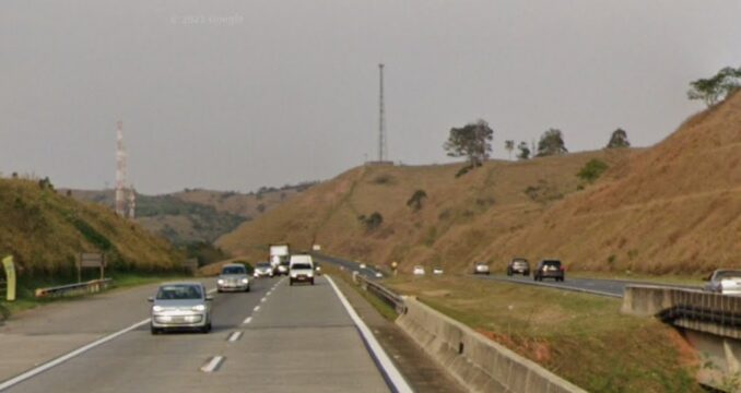 Acidente com capotamento na rodovia Carvalho Pinto em Caçapava registra vítima fatal