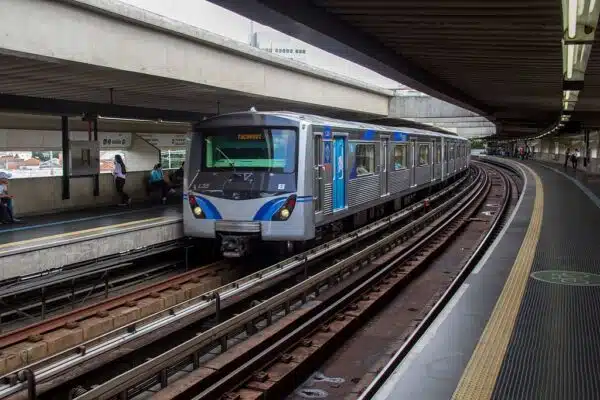 metrô transporte feriado carnaval 2026 vagas de estágio compras de fim de ano motorola solutions 44 novos trens para o Metrô CRRC Armênia Linha 1-Azul metrô sp transportes metropolitanos linha azul