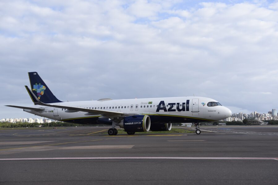 Azul na pista