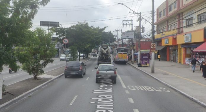 Acidente envolvendo veículos deixa feridos na Avenida Marechal Tito ...
