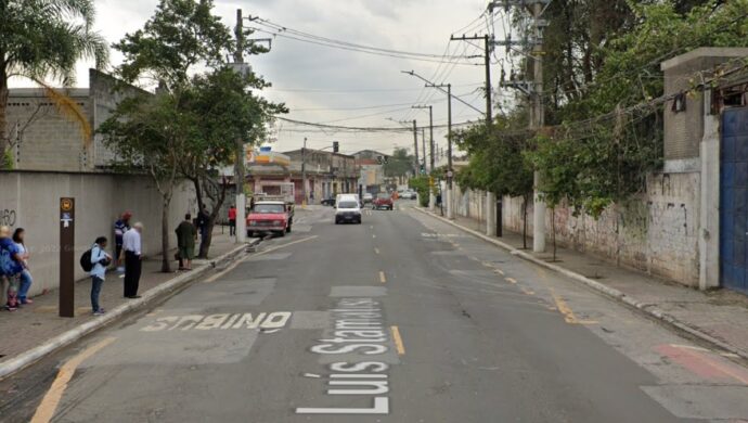 Avenida Luís Stamatis