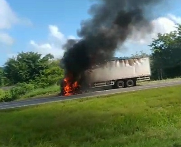 Caminhão Miracatu Fogo