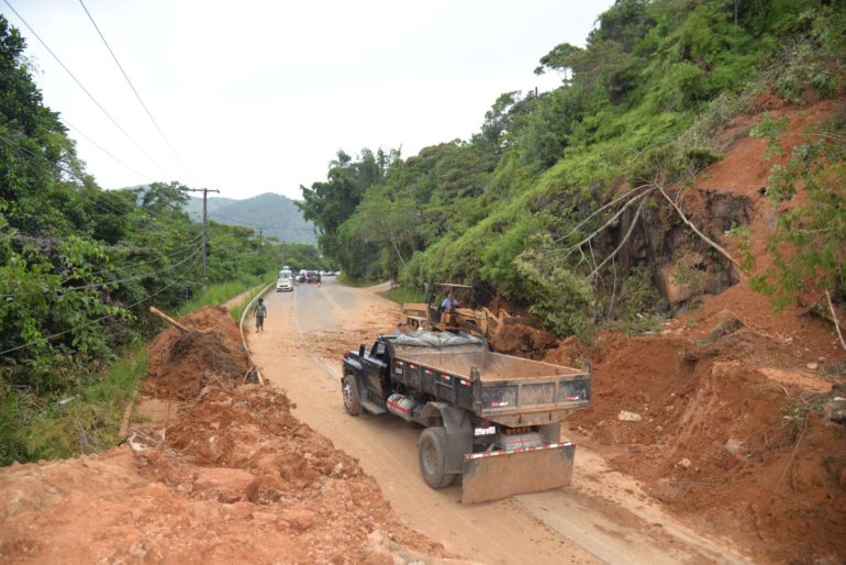 Caminhão Ubatuba