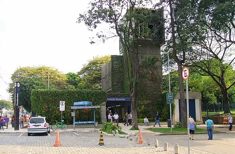 Estação Tiradentes Linha 1-Azul Metrô