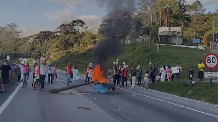 manifestação na régis