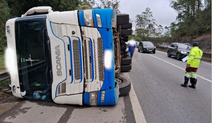 raposo cotia scania azul