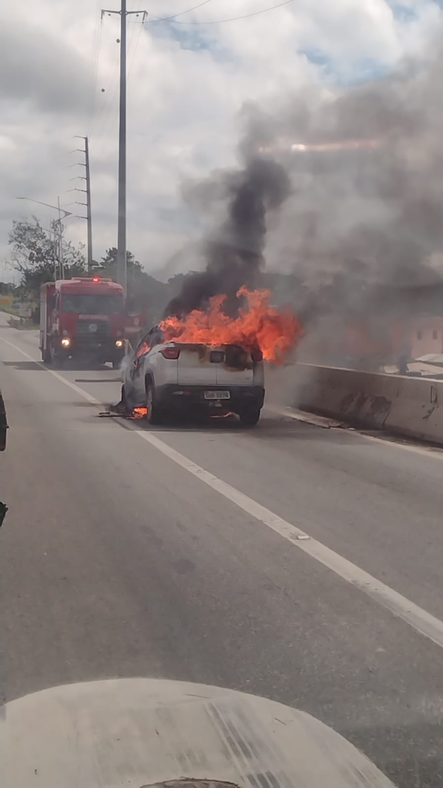 carro fogo na régis