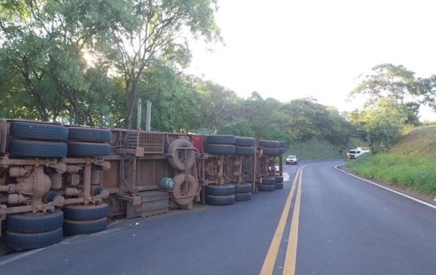 presidente prudente tombamento carreta