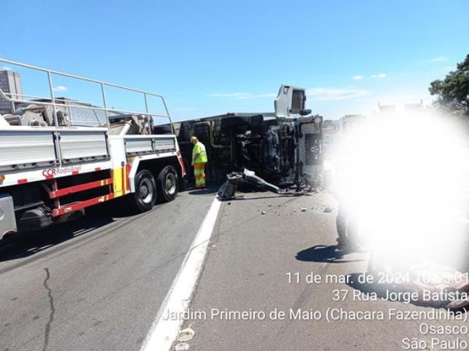 caminhão tombado rodoanel