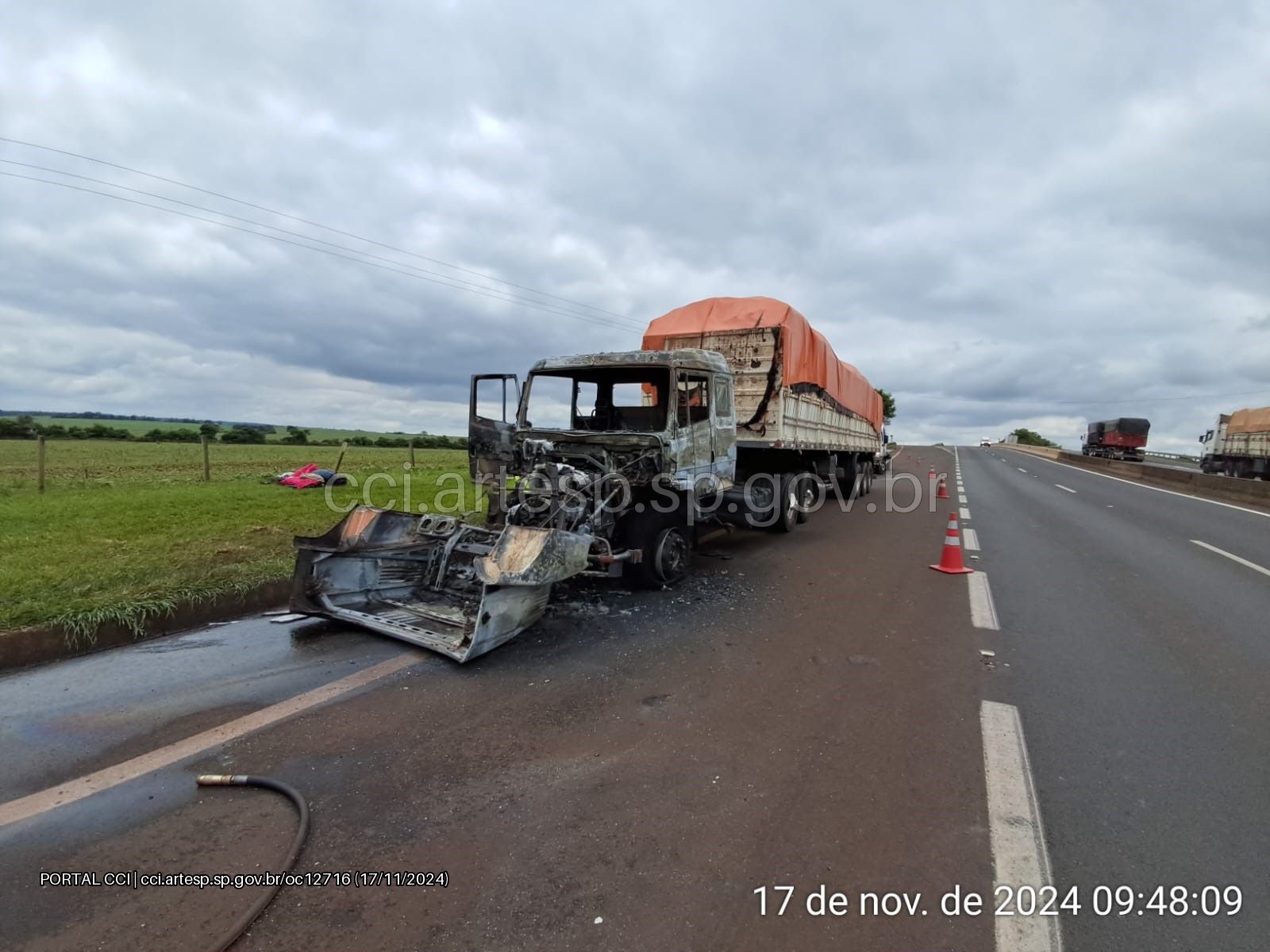 caminhão na raposo fogo