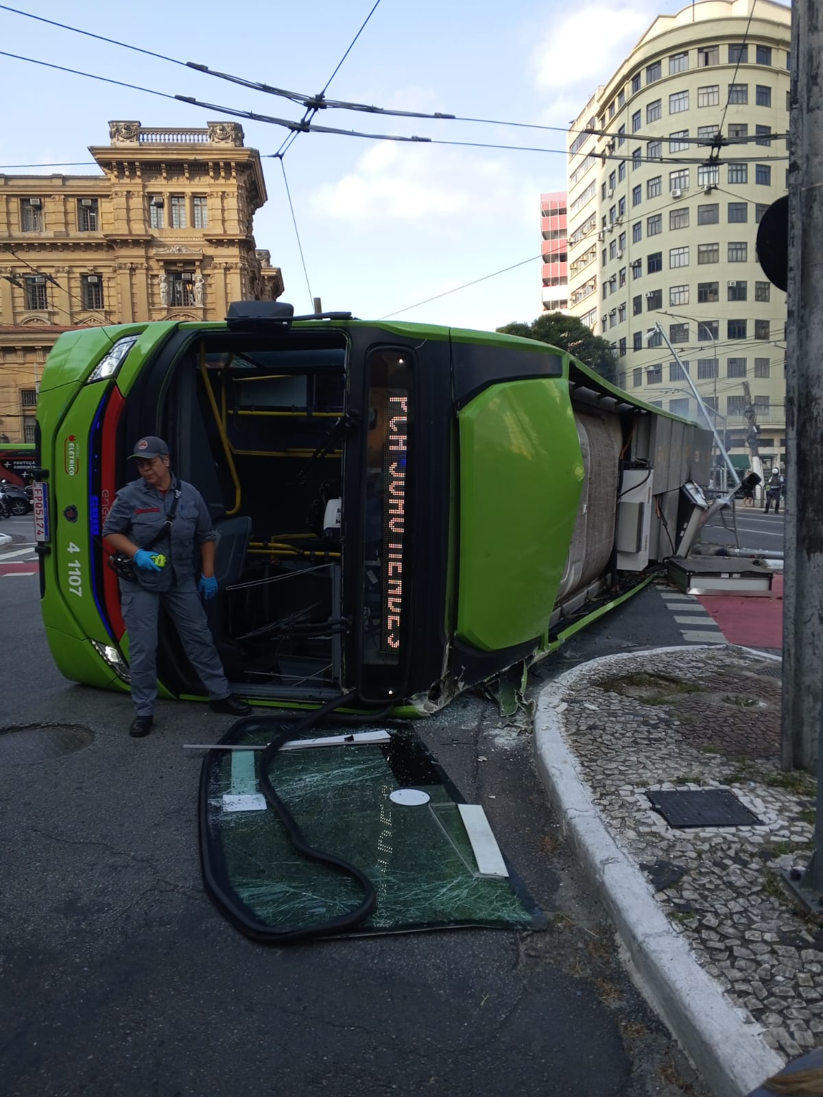 acidente com ônibus elétrico sp