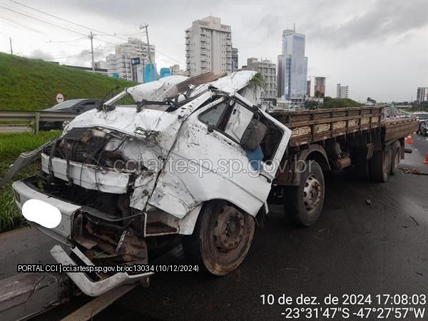 caminhão vw choque