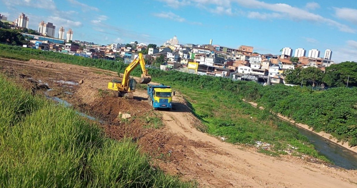 limpeza de córregos