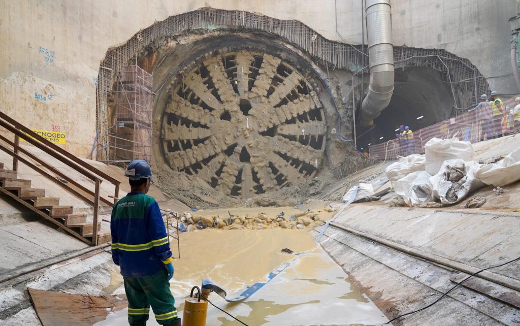 Obras do tatuzão na Linha 2-Verde