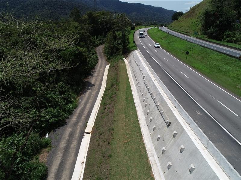 obras de contenção na BR-116